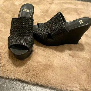 Ugg 4.5 inch heel wedge